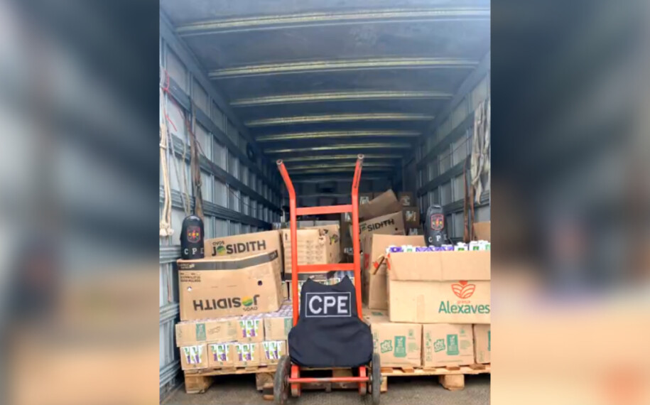 PM recupera 13 mil caixas de sucos roubadas em SP que eram revendidas em Goiás