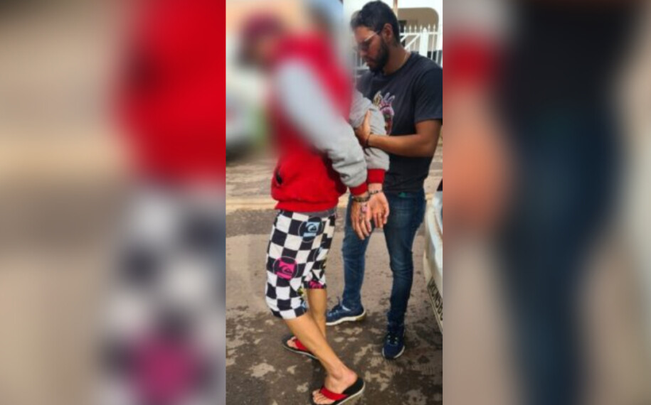 Presa dupla suspeita de roubar três pessoas na rodoviária de Alto Paraíso