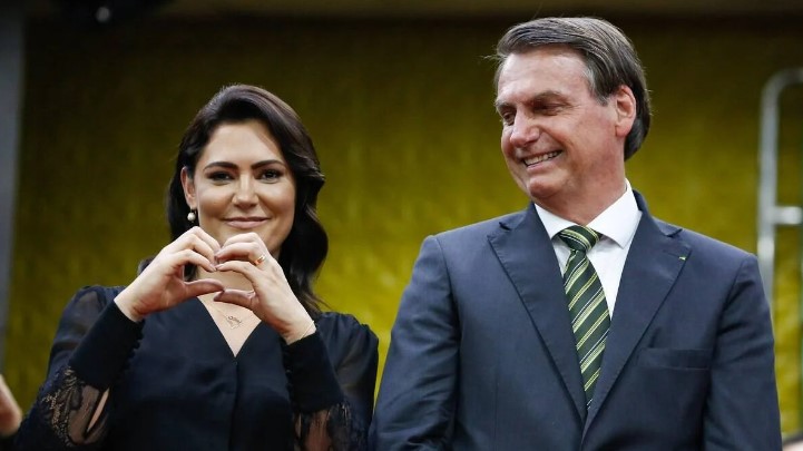 Governo Lula libera 1º sigilo de 100 anos de Bolsonaro: visitas de Michelle