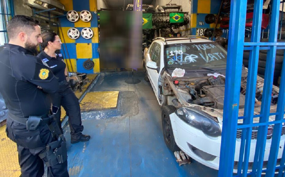 Ao menos 30 pessoas estão envolvidas no comércio de peças de veículos roubados, diz polícia