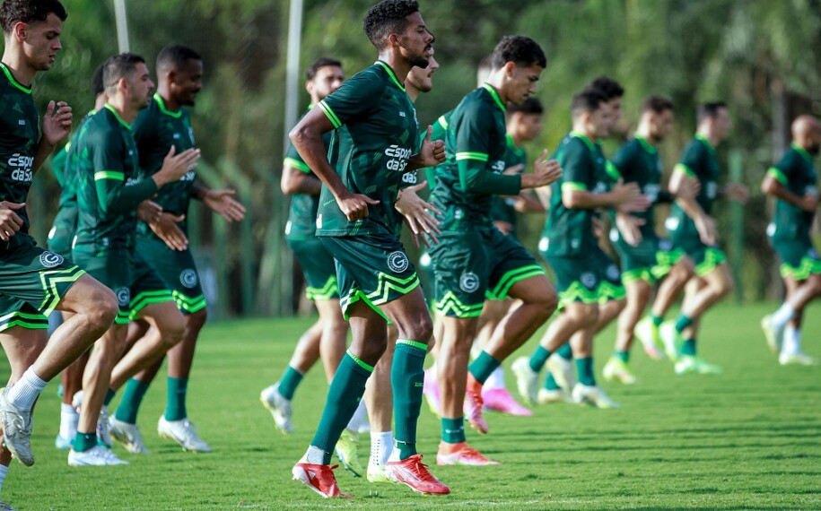 Sem a dupla de zaga titular, Goiás encara o Flamengo pela Série A