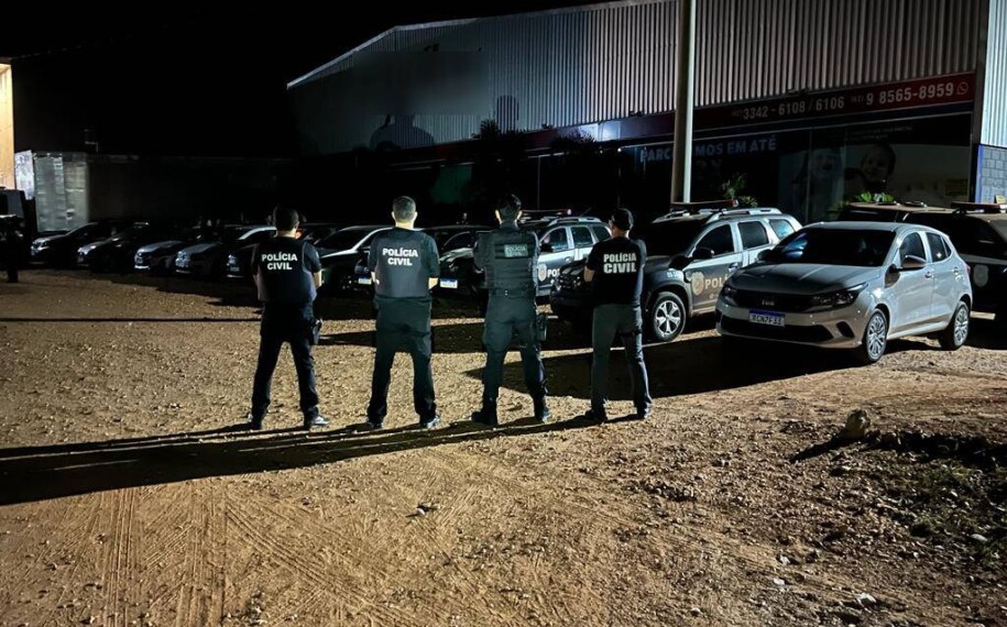 Polícia prende grupo suspeito de tráfico e venda ilegal de armas em Goiás