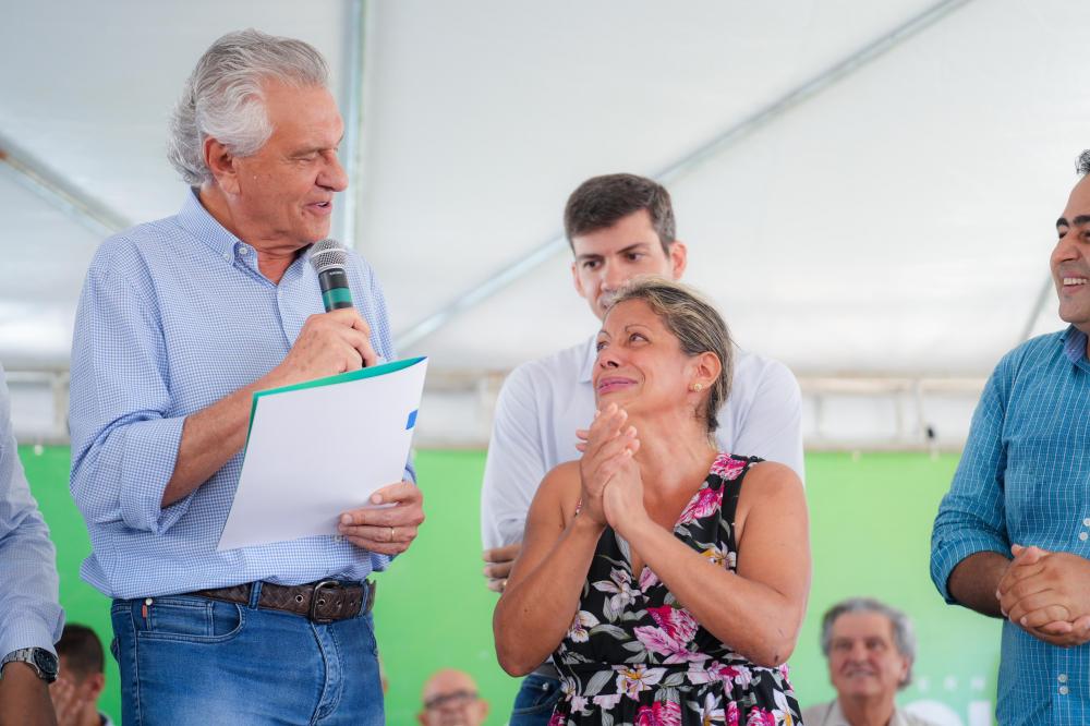 Caiado entrega 40 casas a custo zero em Piranhas