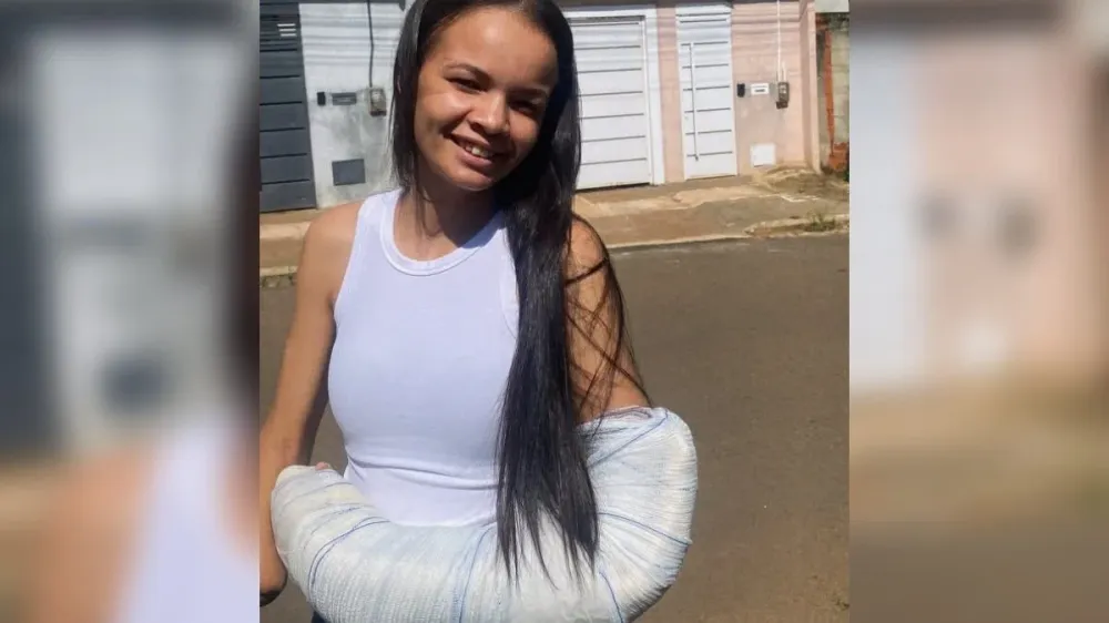 Mulher que teve mão decepada pelo ex vai voltar a estudar: ‘Filhos dependem de mim’