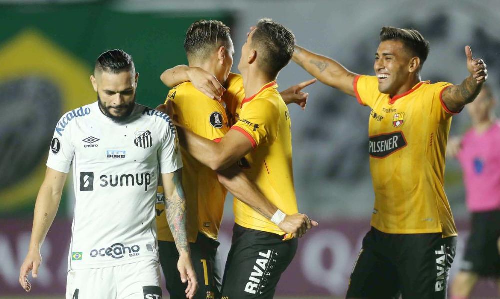 Santos e Inter estreiam com derrota na fase de grupos