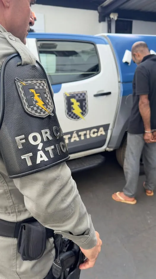 ALVO DA JUSTIÇA POR TRÁFICO DE DROGAS E RECEPTAÇÃO É LOCALIZADO E PRESO PELA POLÍCIA MILITAR DE RIO VERDE