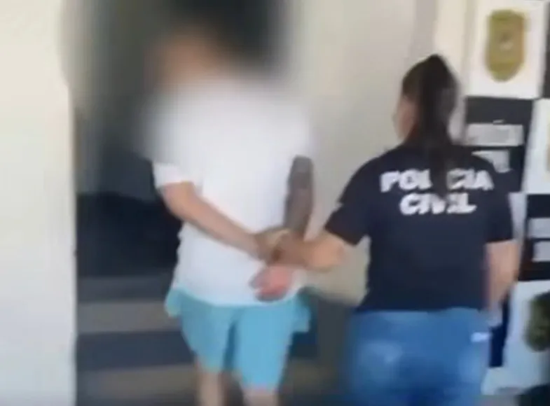 APÓS AGREDIR COMPANHEIRA COM CHUTES, SUSPEITO É LOCALIZADO E PRESO PELA POLÍCIA CIVIL EM BAR DE RIO VERDE