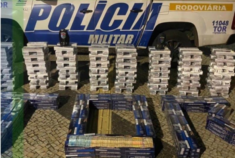 Homem é preso em Trindade suspeito de contrabandear cigarros do Paraguai