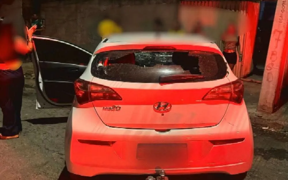 BIOMÉDICA É PRESA APÓS INVADIR CASA COM CARRO E ATINGIR TRÊS MENORES EM GOIÂNIA