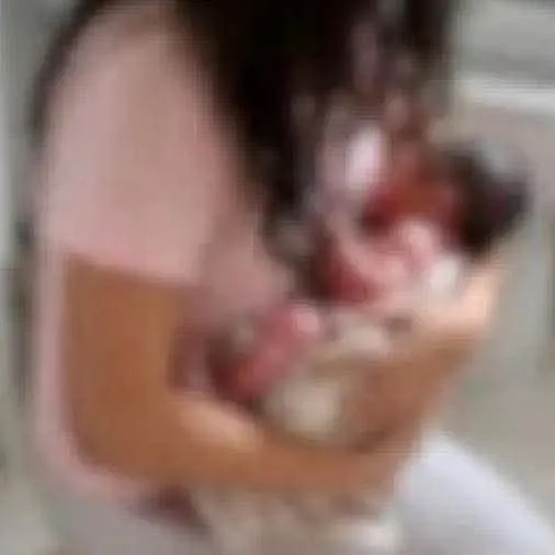 Menina de 11 anos dá à luz sozinha em banheiro no Oeste de SC