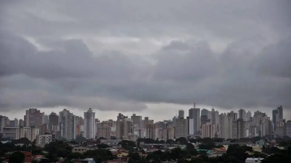 GOIÁS DEVE TER CHUVAS INTENSAS E VENTOS ACIMA DE 60 KM/H ENTRE DOMINGO E SEGUNDA