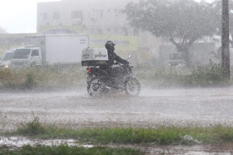 Frente fria traz chuva e pode provocar queda na temperatura nos próximos dias em Goiás, diz Cimehgo