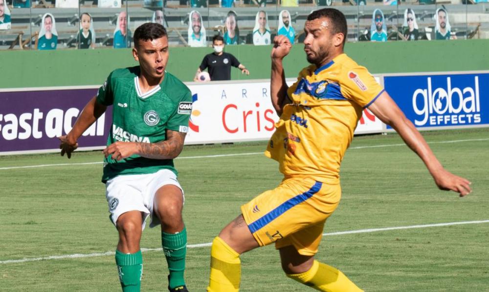 Goiás perde, mas se classifica no Goiano e pega Atlético-GO