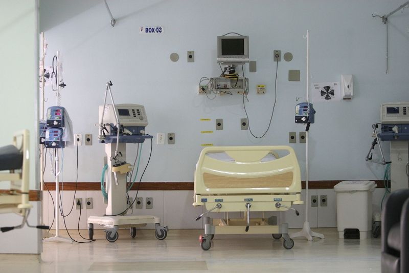 Projeto quer levar 'pulmão artificial', como usado por Maguito Vilela, aos hospitais de campanha