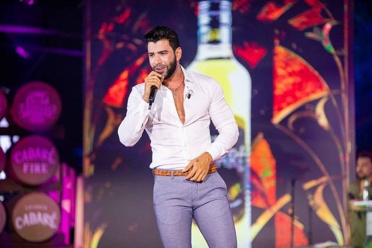 Gusttavo Lima surge com anel de noivado e fãs especulam volta com Suita