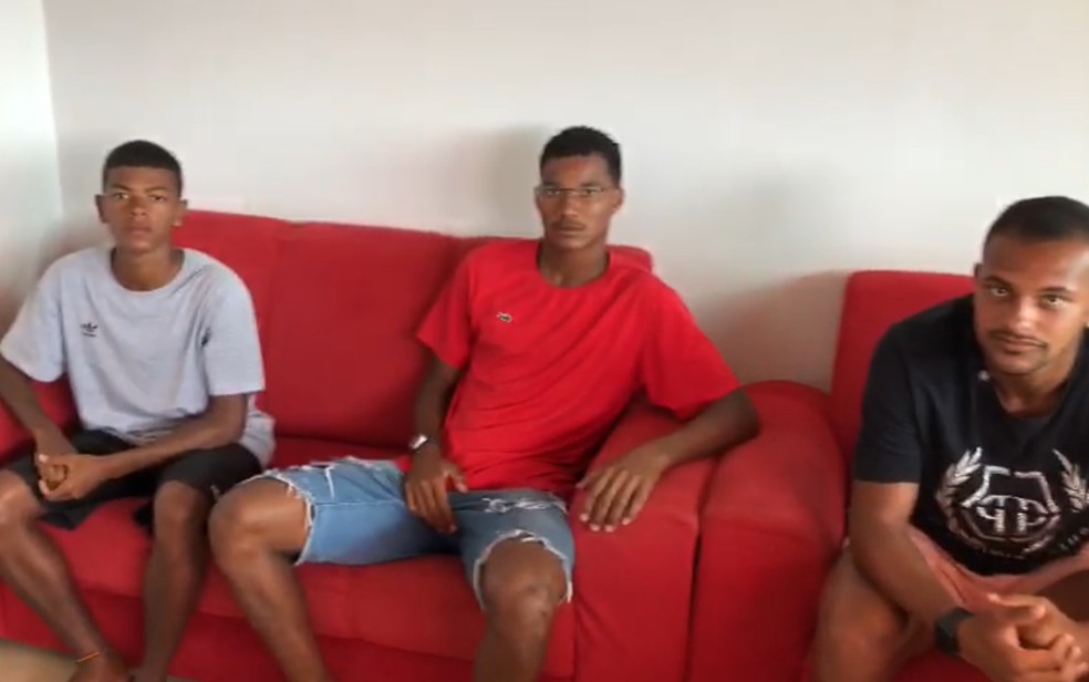 Jogadores denunciam que foram vítimas de racismo por presidente do time adversário durante jogo em Anápolis
