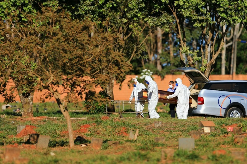 Covid-19: mortes totalizam 395 mil e casos, 14,4 milhões