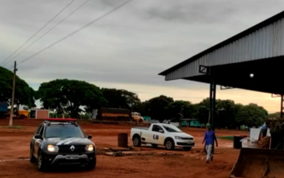 Polícia indicia jovem por morte de colega de trabalho após discussão por dívida de R$ 100