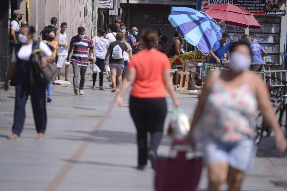 Covid-19: Brasil tem 423,2 mil mortes e 15,2 milhões de casos