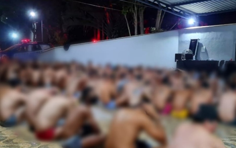 PM encerra festa clandestina com cerca de 300 pessoas