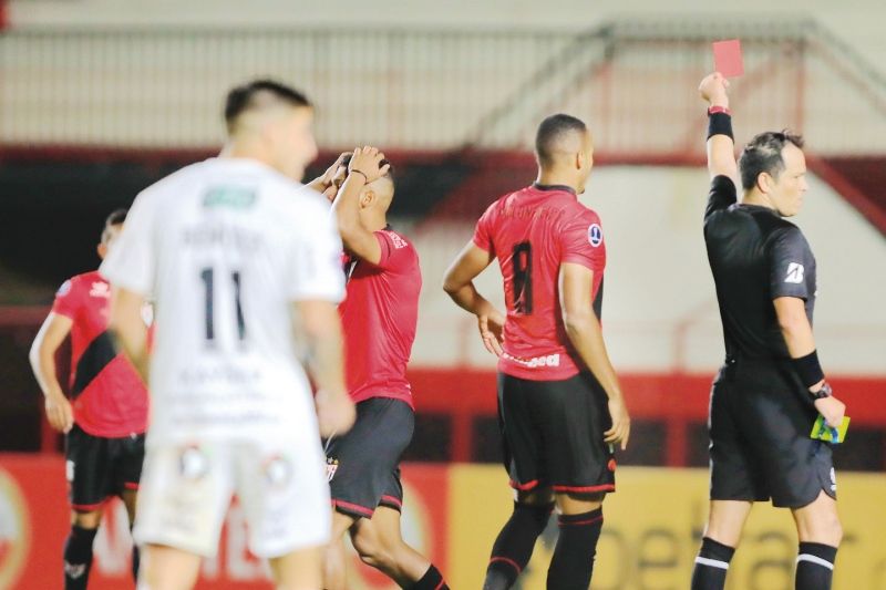 Atlético-GO vê vaga mais difícil, mas quer recuperar em semana livre