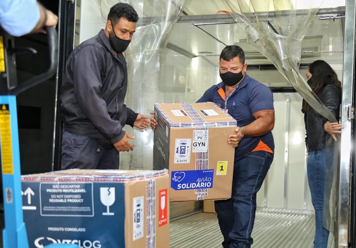 Goiás recebe 21.060 doses de vacina da Pfizer contra Covid-19