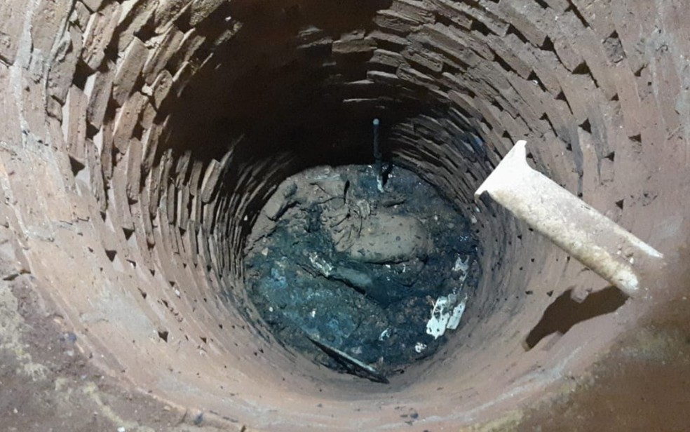 Servente e amigo são presos suspeitos de matar pedreiro e jogar corpo na fossa da obra em que trabalhava