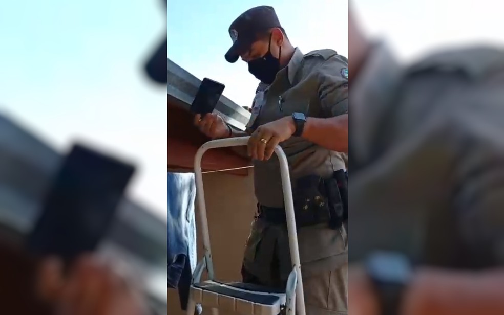 Preso suspeito de furtar celular e esconder no telhado