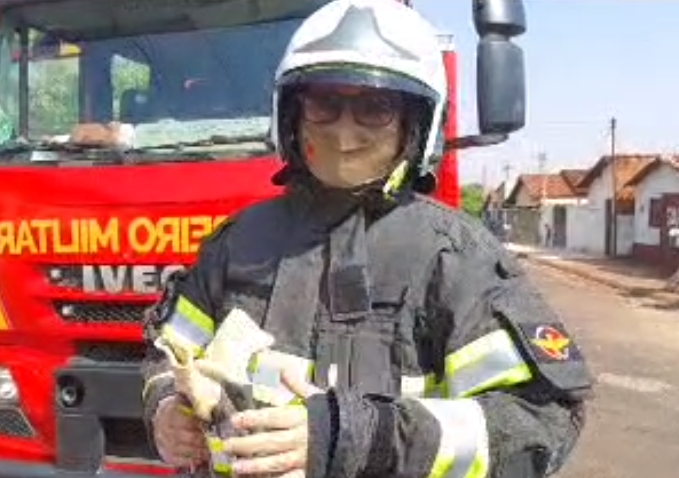 INCÊNDIO EM AUTOMÓVEL