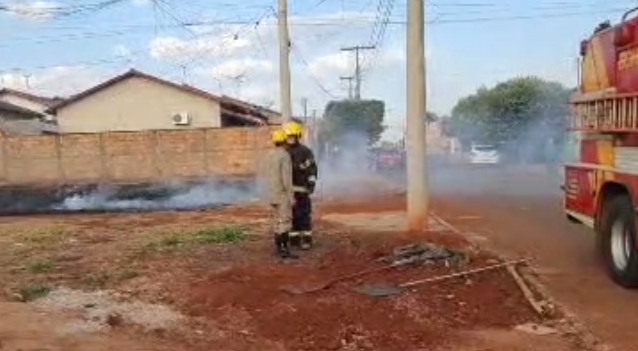 NOTÍCIA URGENTE: ✓ CABO DE ENERGIA ELÉTRICA rompe e provoca incêndio no Parque Isaura, perímetro urbano da cidade.