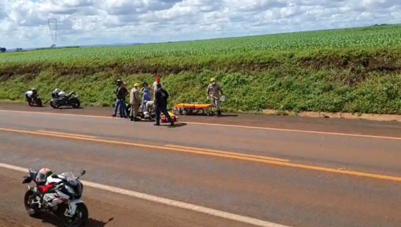 ENCONTRO DE AMIGOS MOTOCICLISTAS em retorno para Santa Helena termina em acidente na curva da granja, da GO-210