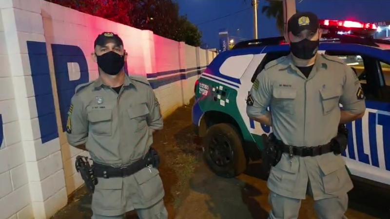 Polícia Militar identifica e prende acusado de manter mulher e criança em cárcere privado
