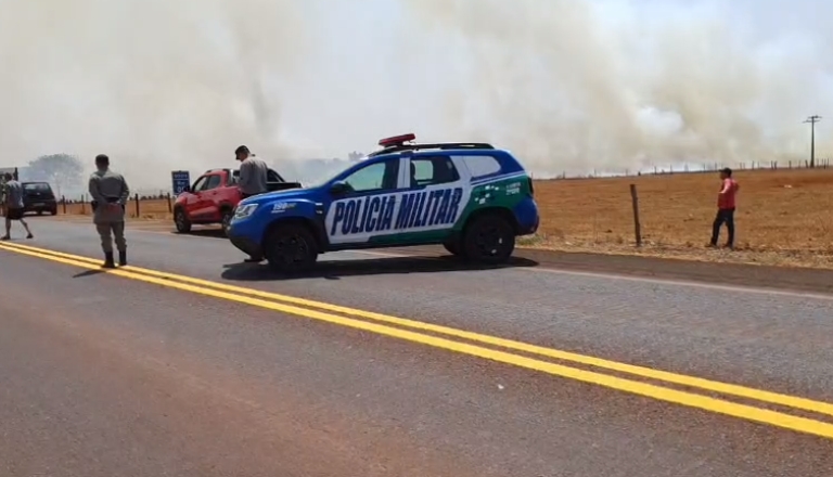 FOCO DE INCÊNDIO DE GRANDE PROPORÇÃO no anel viário de Santa Helena. 