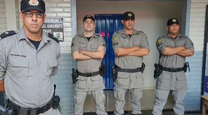 POLÍCIA MILITAR DE SANTA HELENA intercepta menor traficando e de posse de drogas, 2 revólveres, munição, balança de precisão e dinheiro