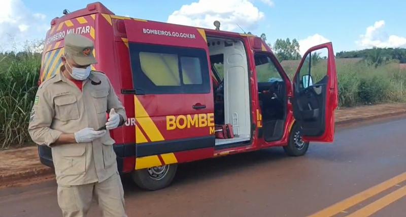 ACIDENTE NA GO-210, perímetro urbano de Santa Helena, envolvendo dois veículos.