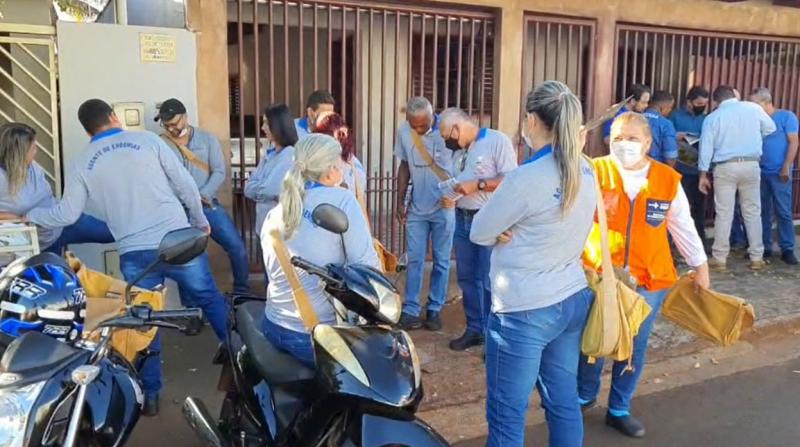 AGENTES DE ENDÊMIAS E AGENTES COMUNITÁRIO realizam neste momento a campanha o dia D