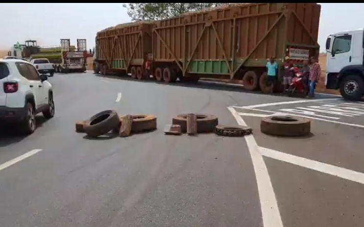 BLOQUEIO DE RODOVIAS