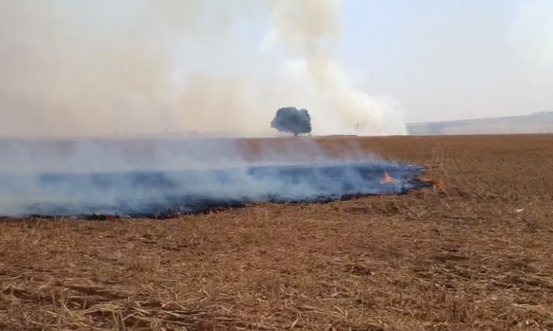 OCO DE INCÊNDIO DE GRANDE PROPORÇÃO no anel viário de Santa Helena.